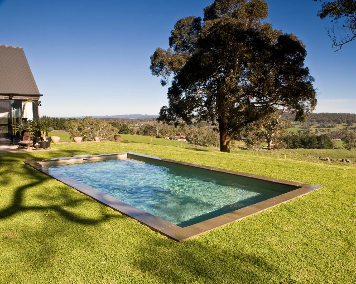 Modern pool design